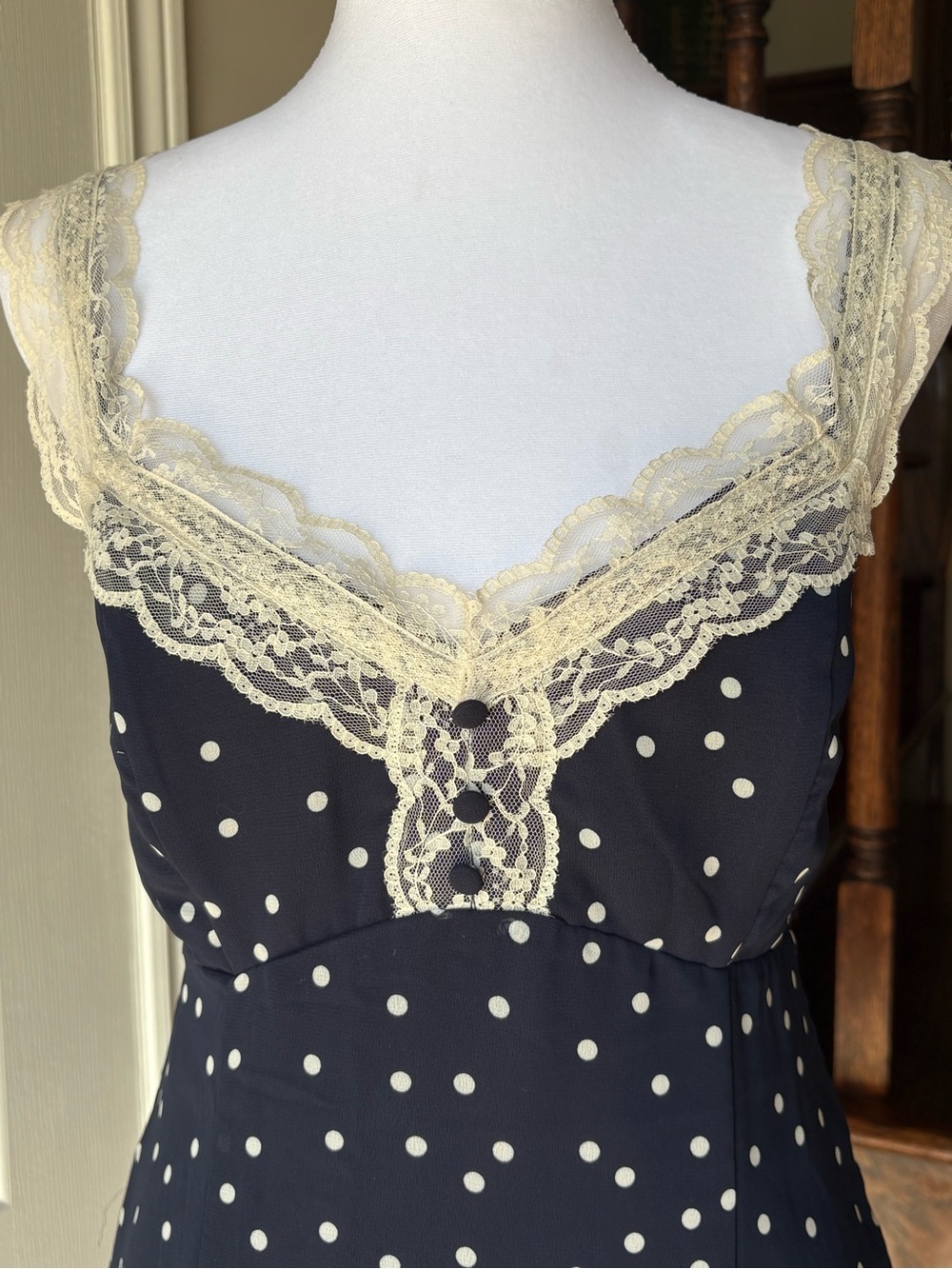 Abercrombie and Fitch Lace Trim V Neck Polka Dot Dress in Navy - Picture 4 of 6
